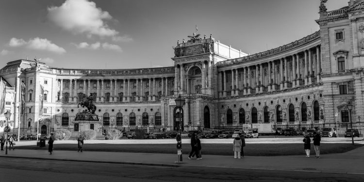 Kia EV2: noul entry-level electric compact pentru urban și drumuri