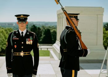 Secretarul american al războiului cere Nobel pentru Pace pentru armata SUA în fiecare an