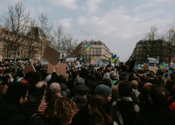 Raliu de protest inedit lângă Paris față de rasism, la convocarea primarului Bally Bagayoko