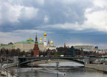 Kremlin salută armistițiul SUA-Iran ca pas de de-escaladare