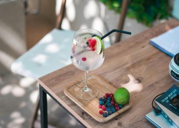 Ciucu acuză coaliția: coordonare mai bună cu PSD decât cu PNL/USR, criticând consultări cu Bolojan