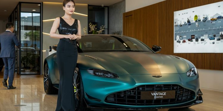 Aston Martin Vanquish: istoria unei influențe Ford în spatele flagship-ului