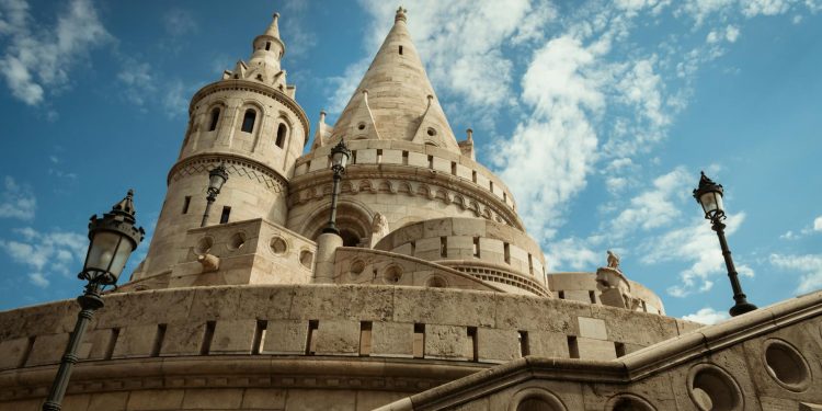 Ungaria izbește conducerea de 16 ani: opoziția câștigă majoritate în Parlament