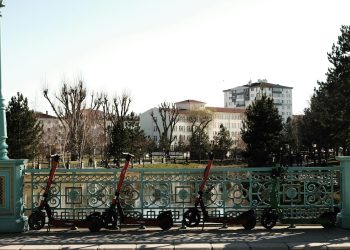 Femeie străină decedează după căderea de pe trotinetă în București