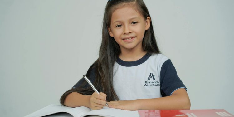 Trump acceptă armistițiu de 14 zile cu Iranul, condiția deschiderii Strâmtorii Oman