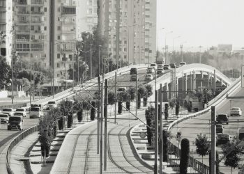 Israelul promite continuarea loviturilor asupra infrastructurii economice iraniene