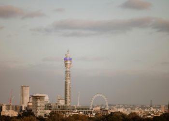 BT finalizează cea mai mare emisiune de obligațiuni din Europa Centrală și de Est