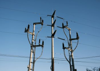 Guvernul pregătește schimbări pentru accesul la rețea în energie, pentru a combate specula cu avizele de racordare
