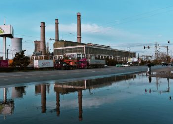 Scădere de 4,2% a comenzilor noi în industria prelucrătoare în primele două luni