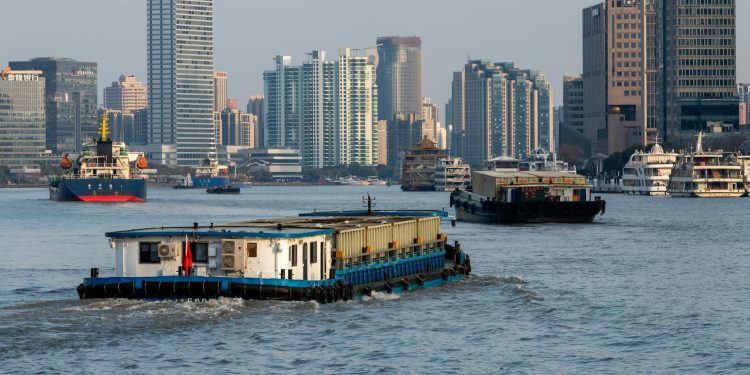 Beijing cere navigație liberă în Strâmtoarea Ormuz, indicând SUA drept responsabil pentru blocaj