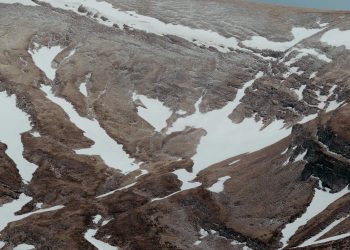 Coloane pe DN-uri mari în mini-vacanța de Paște, aglomerație pe Valea Prahovei și Valea Oltului