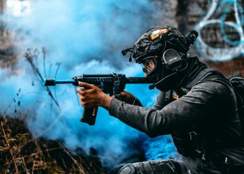 Armata SUA dezvăluie grenadeletale din plastic cu unde de șoc, prima de la Vietnam