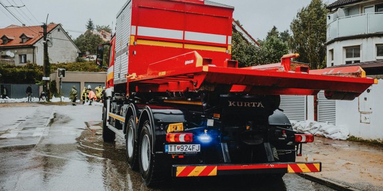 Guvernul promite ajutoare familiilor afectate de incendiul din Soveja