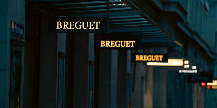 Startup bulgăresc atrage 1,7 milioane euro pentru platformă AI de comenzi B2B prin mesagerie