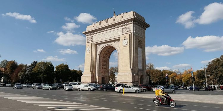 Guvernul anunță reducererea accizei la motorină cu 0,30 lei/l și o singură modificare de preț pe zi la pompe