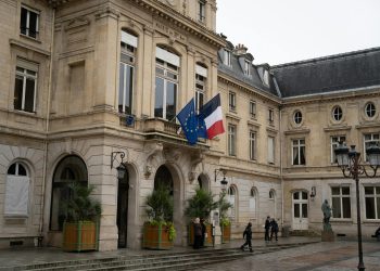 Clauza UE privind asistența reciprocă, descrisă ca fixă de Macron