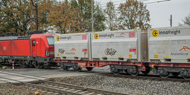 Umbrărescu primește aprobare pentru achiziția ArcelorMittal Hunedoara