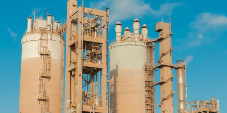 SUA sancționează rafinăria chineză Hengli pentru petrol iranian