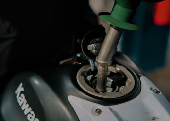 Rusia oprește exportul de petrol kazah prin conducta Drujba către Germania începând cu 1 mai