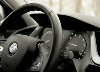 BMW iX3 50 xDrive în test: începutul unei noi perioade electrice