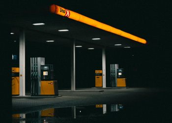 Prețurile petrolului cresc timid în așteptarea clarificărilor SUA-Iran