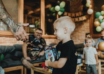 Cum jocurile video pentru copii pot induce comportament asemănător gamblingului