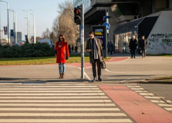 Botoșani testează treceri de pietoni proiectate cu laser pentru vizibilitate sporită