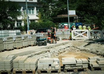 Bucureștiul în schimbare: cum s-a pierdut locul pentru joacă în fața blocurilor