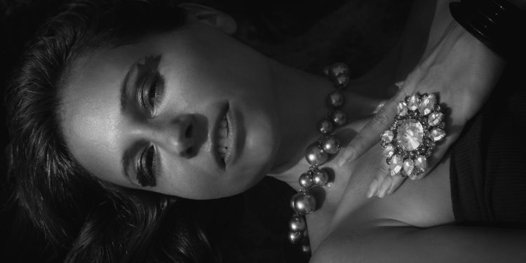 Beatrice Andreescu transformă amintirea într-o afacere de bijuterii personalizate