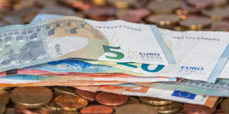 România poate acorda un miliard de euro în sprijin pentru firmele investitoare