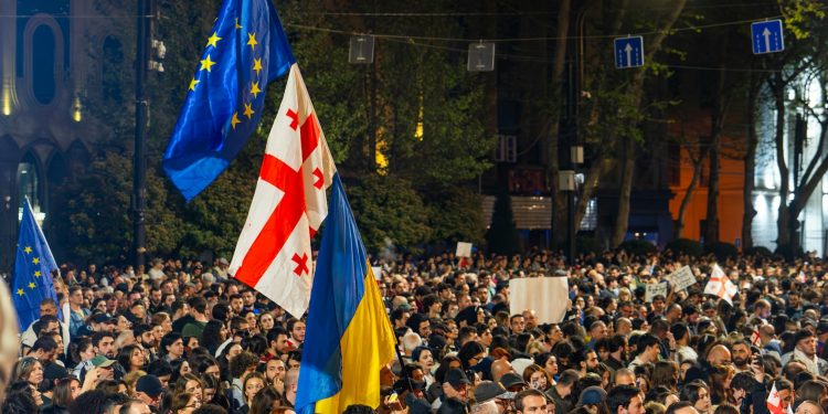 USR își menține sprijinul pentru premierul Ilie Bolojan și explorează posibile contacte cu AUR