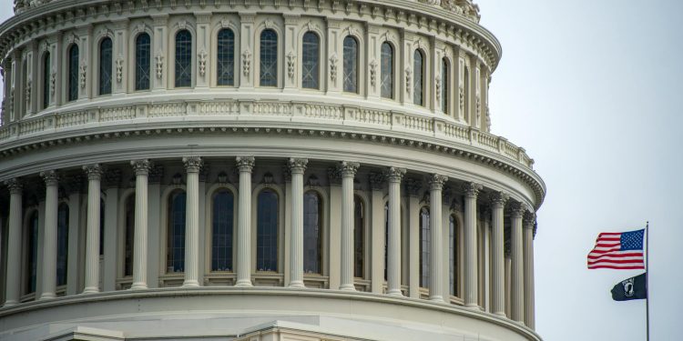 Kamala Harris poate candida din nou la președinție în 2028, potrivit Reuters