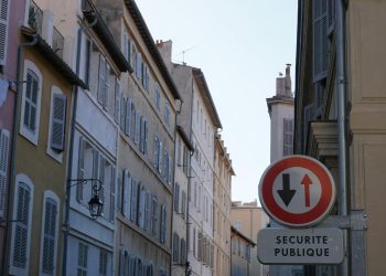 Bolojan: NATO aduce siguranță, stabilitate și încredere României