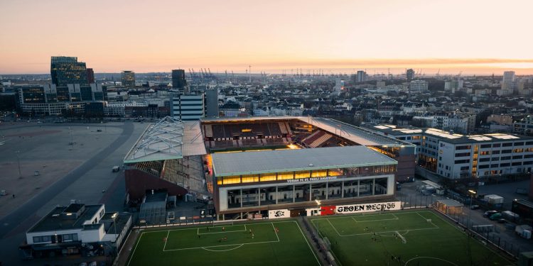 Patriarhul Daniel evocă lui Mircea Lucescu performanță sportivă și mărturie creștină