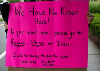 Iran acuză SUA de încălcarea drepturilor cetățenilor, transmite avertizări directe către Trump