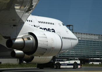 Merkz reafirmă angajamentul Germaniei față de transportul aerian, la 100 de ani Lufthansa