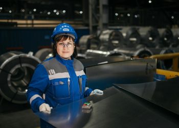 Româncele își iau o pauză profesională de aproape 3 ani, 4 din 10 nu vor să reia vechiul domeniu