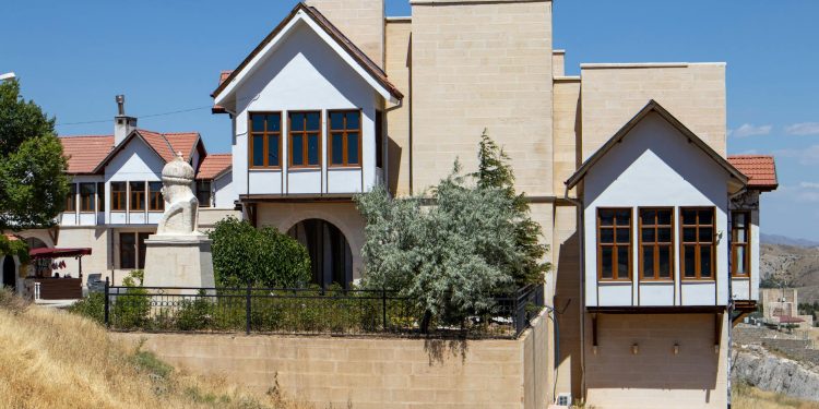 De ce a fost demarată demolarea vilei Basile Assan, primul român care a înconjurat lumea