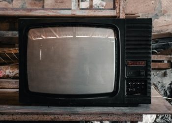 Grindeanu vs. Bolojan la TV: dialog la distanță despre direcția politicii și soluții pentru viitor