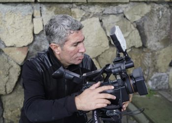 Adonis Tanța, nominalizat la Gopo, își descrie începuturile în muzică și actorie