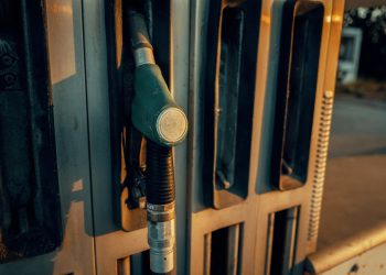 Ungaria cere UE să respună gaz și petrol rus ieftin, ironizând comisarul pentru energie