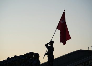 Inteligența artificială militară chineză depășește comandanții umani la teste de asalt