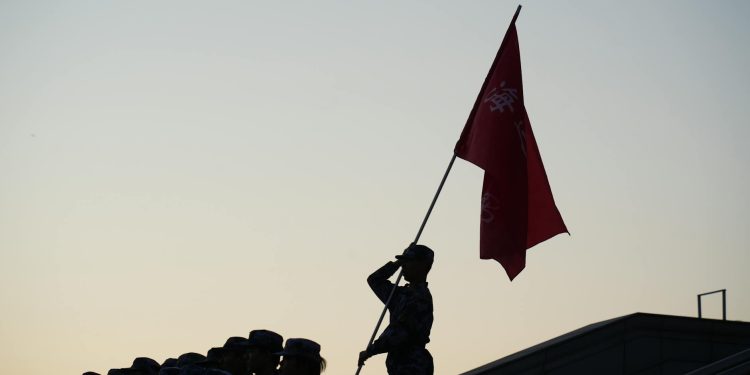 Inteligența artificială militară chineză depășește comandanții umani la teste de asalt