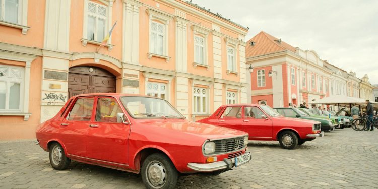 România înregistrează creștere alarmantă a mașinilor cu peste 20 de ani vechime