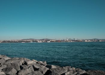 Creștere semnificativă a prețurilor locuințelor în București și marile orașe (martie 2026 vs martie 2025)