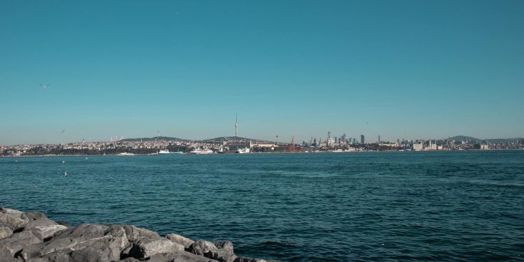 Creștere semnificativă a prețurilor locuințelor în București și marile orașe (martie 2026 vs martie 2025)