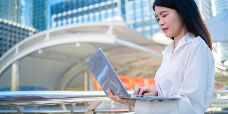 Programul Femeia Antreprenor 2024: fonduri de 200.000 lei pentru firmele românești, relansare în 2026