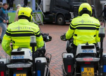 Polițiști suspendați după fuga din zona atacului armat din Kiev; un șef și-a dat demisia