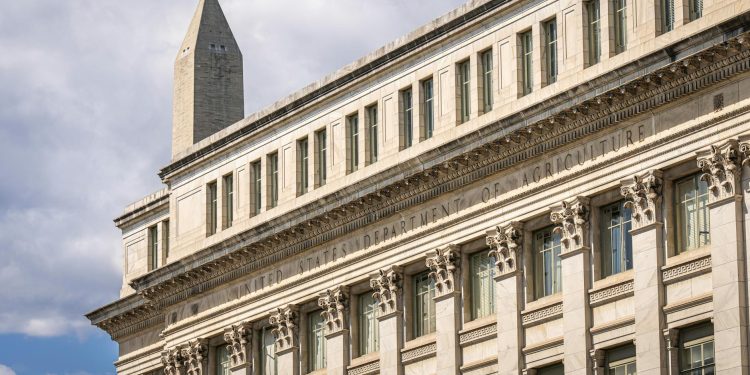 Nazare conduce delegația României la FMI și Banca Mondială în Washington