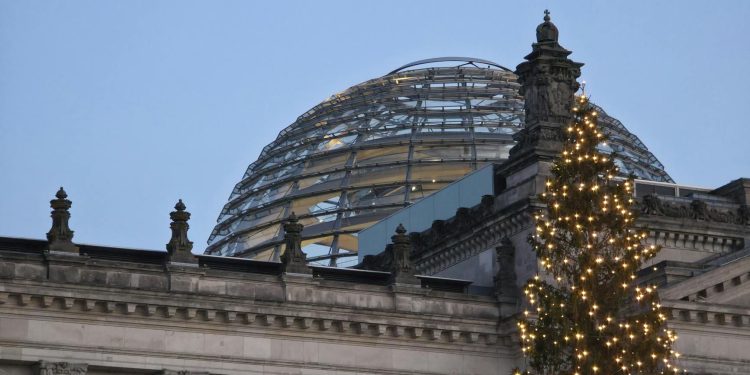 Victimă a unui atac cibernetic: doi din Germania afectați printr-o aplicație de mesagerie populară